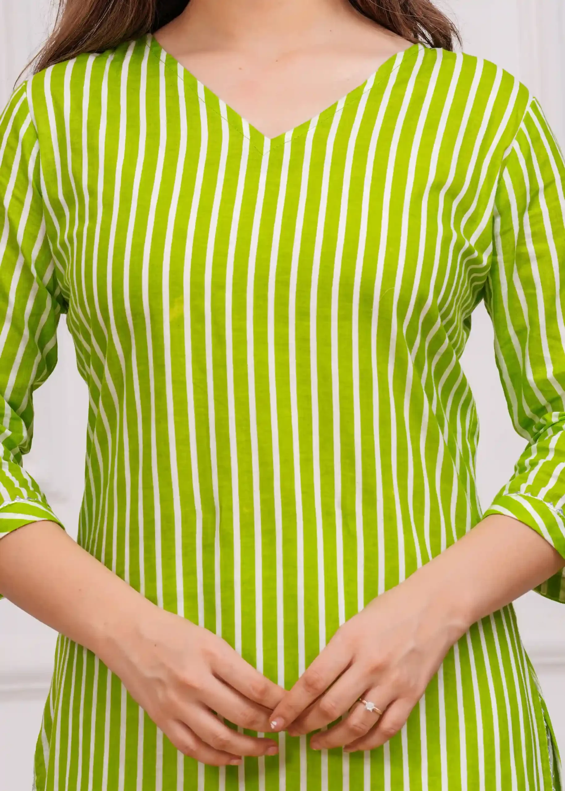 women’s green & white leheriya cotton kurta women’s green & white leheriya cotton kurta