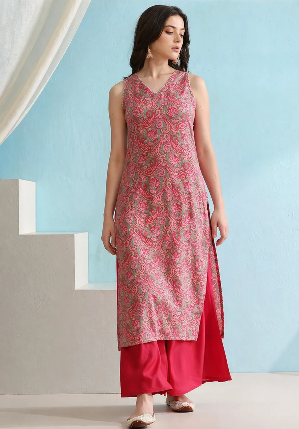 Women Cotton Blend Paisley Printed Pink Kurta Pant Set
